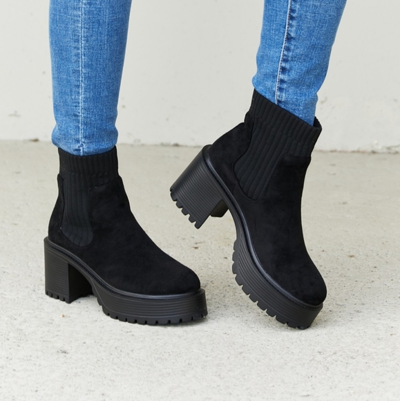 Strive For More Chunky Sole Sock Booties in Black - Picture 4 of 7